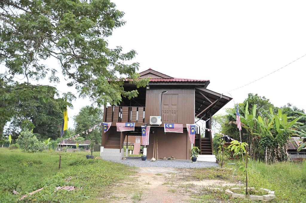 Kejora Homestay Кангар Екстериор снимка